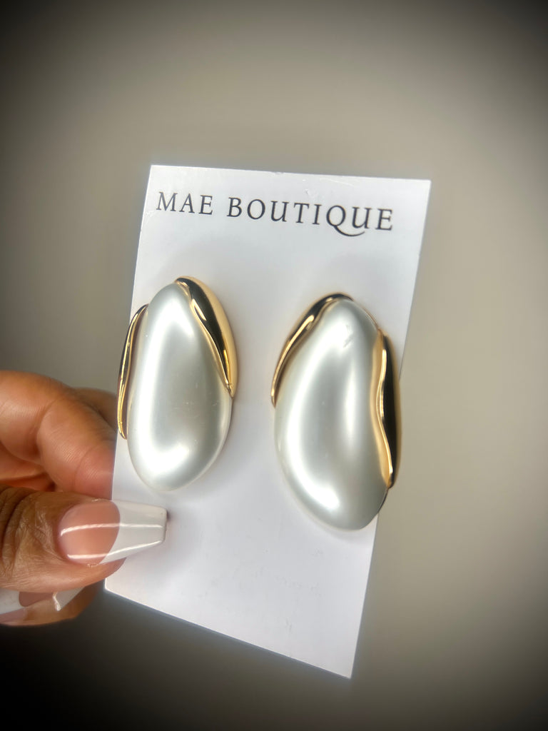 Sculpted Pearl Studs