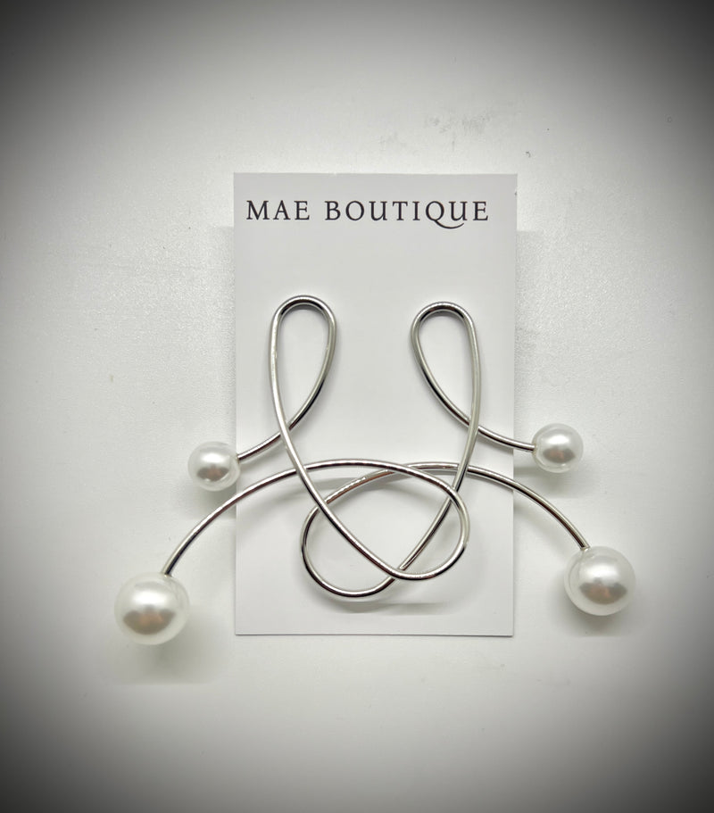 Modern Loop Pearl Earrings